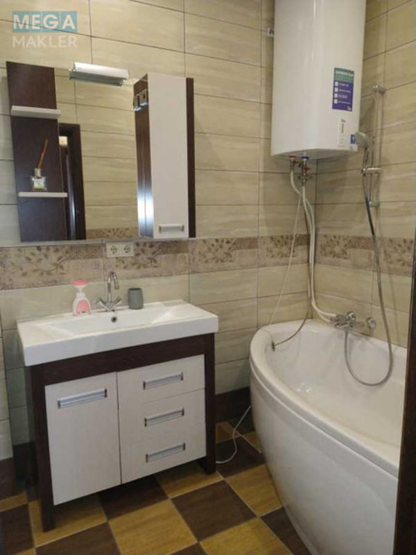 Оренда 3 кімнатної квартири, <a class="location-link" href="/kiev/" title="Недвижимость Київ">Київ</a>, <a class="location-link" href="/kiev/podolskij/" title="Недвижимость Подільський район">Подільський р-н</a>, Кирилівська вул. (изображение 14)