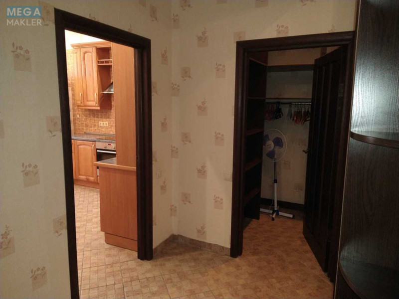 Оренда 3 кімнатної квартири, <a class="location-link" href="/kiev/" title="Недвижимость Київ">Київ</a>, <a class="location-link" href="/kiev/podolskij/" title="Недвижимость Подільський район">Подільський р-н</a>, Кирилівська вул. (изображение 16)