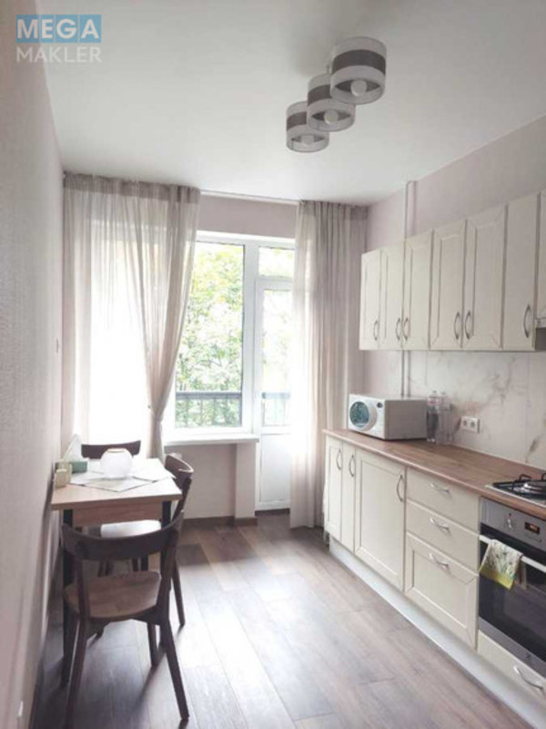 Оренда 3 кімнатної квартири, <a class="location-link" href="/kiev/" title="Недвижимость Київ">Київ</a>, <a class="location-link" href="/kiev/pecherskij/" title="Недвижимость Печерський район">Печерський р-н</a>, Анри Барбюса ул., 26 (изображение 2)