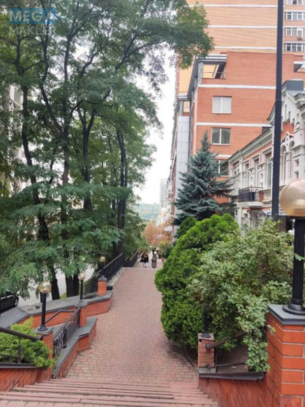 Оренда 3 кімнатної квартири, <a class="location-link" href="/kiev/" title="Недвижимость Київ">Київ</a>, <a class="location-link" href="/kiev/pecherskij/" title="Недвижимость Печерський район">Печерський р-н</a>, Анри Барбюса ул., 26 (изображение 15)