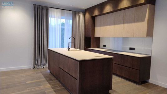 Продаж дома, 1&nbsp; поверх, 175&nbsp;кв.м, 4&nbsp;кімнати, ділянка 5&nbsp;соток, <a class="location-link" href="/dmitrovka-selo-kv-kievo-svyatoshinskij-rajon/" title="Недвижимость Дмитрівка">Дмитрівка</a>, Привітна, 53 (изображение 14)