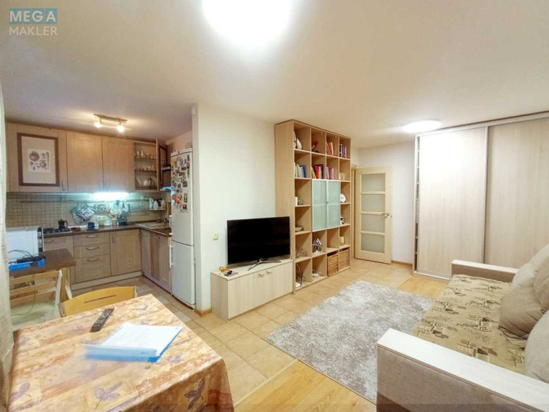 Продаж 2 кімнатної квартири (46/29/7), 1 пов. 5 пов. будинку, <a class="location-link" href="/kiev/" title="Недвижимость Київ">Київ</a>, <a class="location-link" href="/kiev/solomenskij/" title="Недвижимость Солом'янський район">Солом'янський р-н</a>, Академика Стражеско ул., 9 (изображение 5)