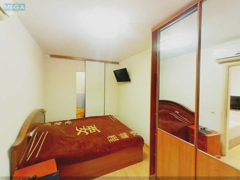 Продаж 2 кімнатної квартири (46/29/7), 1 пов. 5 пов. будинку, <a class="location-link" href="/kiev/" title="Недвижимость Київ">Київ</a>, <a class="location-link" href="/kiev/solomenskij/" title="Недвижимость Солом'янський район">Солом'янський р-н</a>, Академика Стражеско ул., 9 (изображение 8)