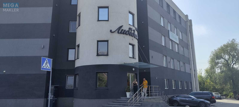 Оренда комерційної нерухомості, 294&nbsp;кв.м, под офис, <a class="location-link" href="/kiev/" title="Недвижимость Київ">Київ</a>, <a class="location-link" href="/kiev/pecherskij/" title="Недвижимость Печерський район">Печерський р-н</a>, Залізничне шосе, 2А (изображение 19)