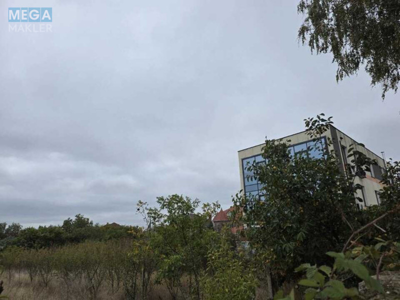 Продаж дома, 3&nbsp;поверху, 473&nbsp;кв.м, 9&nbsp;кімнат, ділянка 4&nbsp;сотки, <a class="location-link" href="/mizikevicha/" title="Недвижимость Мізікевича">Мізікевича</a>, Надії (изображение 2)