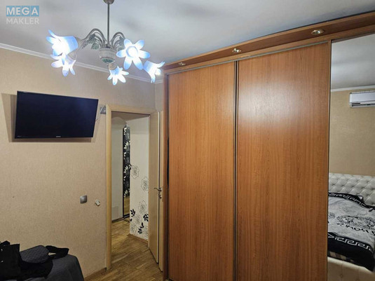 Продаж 5 кімнатної квартири (120/60/14), 14 пов. 14 пов. будинку, <a class="location-link" href="/kiev/" title="Недвижимость Київ">Київ</a>, <a class="location-link" href="/kiev/goloseevskij/" title="Недвижимость Голосіївський район">Голосіївський р-н</a>, Антоновича вул., 122 (изображение 9)