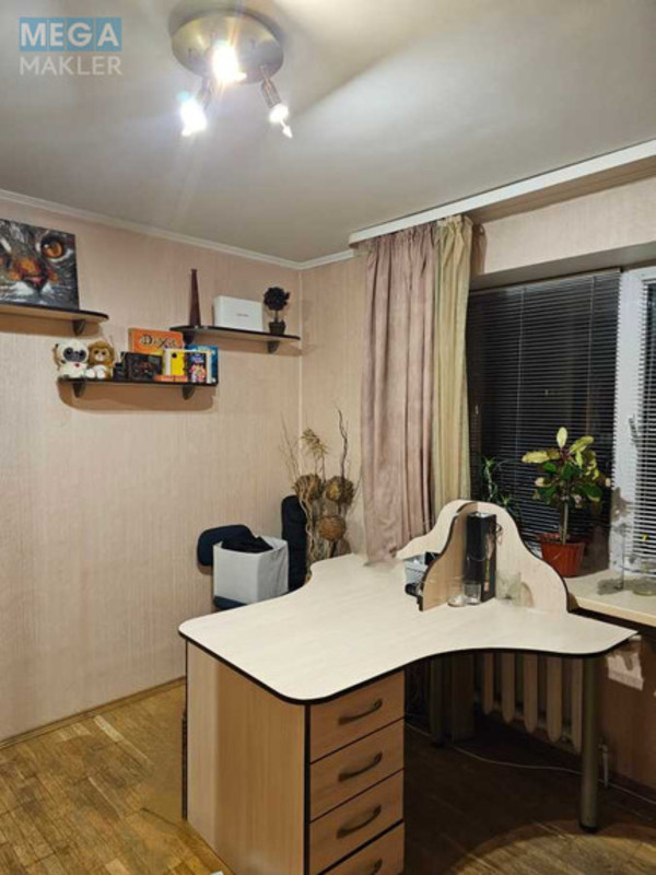 Продаж 5 кімнатної квартири (120/60/14), 14 пов. 14 пов. будинку, <a class="location-link" href="/kiev/" title="Недвижимость Київ">Київ</a>, <a class="location-link" href="/kiev/goloseevskij/" title="Недвижимость Голосіївський район">Голосіївський р-н</a>, Антоновича вул., 122 (изображение 12)