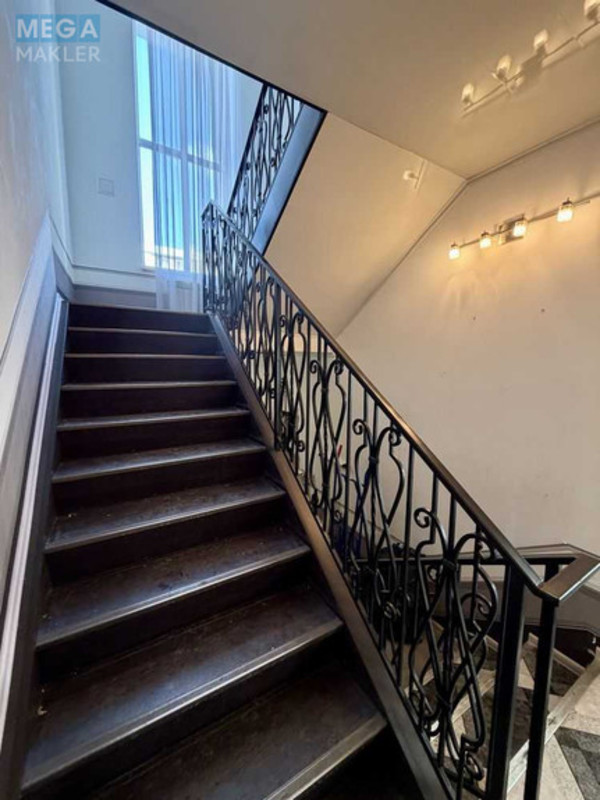 Продаж окремої будівлі/побудови, 470,60&nbsp;кв.м, <a class="location-link" href="/kiev/" title="Недвижимость Київ">Київ</a>, <a class="location-link" href="/kiev/shevchenkovskij/" title="Недвижимость Шевченківський район">Шевченківський р-н</a>, Тропинина ул., 4Б (изображение 6)