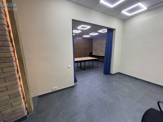 Оренда комерційної нерухомості, 110&nbsp;кв.м, под офис, <a class="location-link" href="/kiev/" title="Недвижимость Київ">Київ</a>, <a class="location-link" href="/kiev/pecherskij/" title="Недвижимость Печерський район">Печерський р-н</a>, Саксаганского ул., 43 (изображение 5)