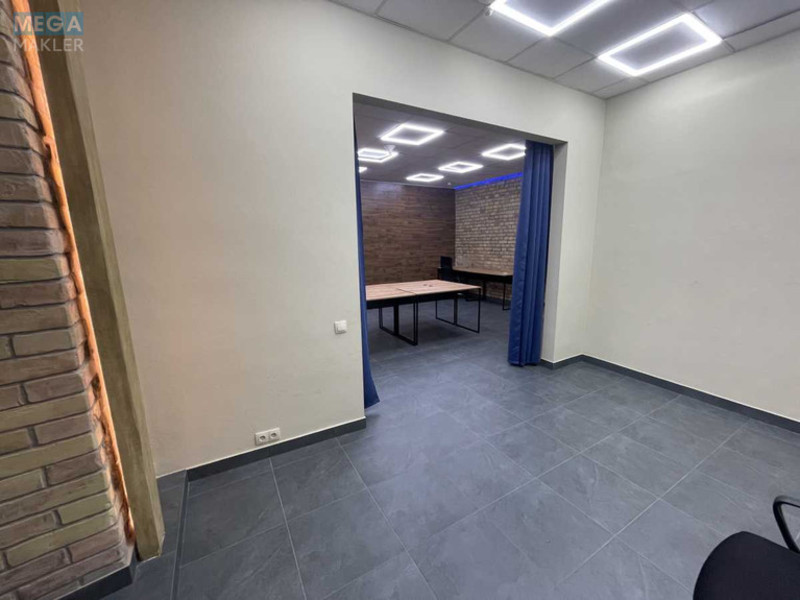 Оренда комерційної нерухомості, 110&nbsp;кв.м, под офис, <a class="location-link" href="/kiev/" title="Недвижимость Київ">Київ</a>, <a class="location-link" href="/kiev/pecherskij/" title="Недвижимость Печерський район">Печерський р-н</a>, Саксаганского ул., 43 (изображение 5)