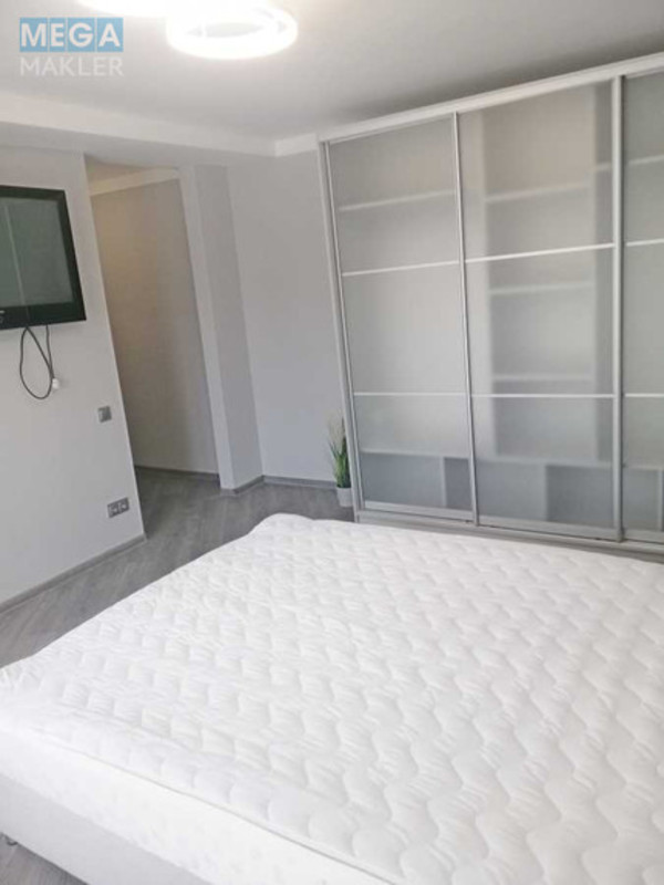 Продаж 1 кімнатної квартири (35/17/7), 9 пов. 9 пов. будинку, <a class="location-link" href="/kiev/" title="Недвижимость Київ">Київ</a>, <a class="location-link" href="/kiev/pecherskij/" title="Недвижимость Печерський район">Печерський р-н</a>, Лаврська вул., 4 (изображение 5)