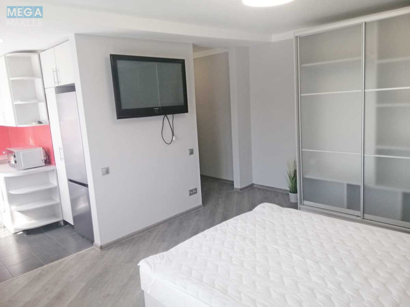 Продаж 1 кімнатної квартири (35/17/7), 9 пов. 9 пов. будинку, <a class="location-link" href="/kiev/" title="Недвижимость Київ">Київ</a>, <a class="location-link" href="/kiev/pecherskij/" title="Недвижимость Печерський район">Печерський р-н</a>, Лаврська вул., 4 (изображение 6)