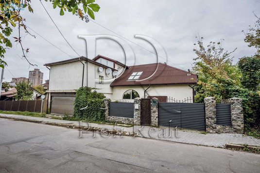 Продаж дома, 3&nbsp;поверху, 568&nbsp;кв.м, 6&nbsp;кімнат, ділянка 10&nbsp;соток, <a class="location-link" href="/kiev/" title="Недвижимость Київ">Київ</a>, <a class="location-link" href="/kiev/solomenskij/" title="Недвижимость Солом'янський район">Солом'янський р-н</a>, Нечуя-Левицького вул. (изображение 19)