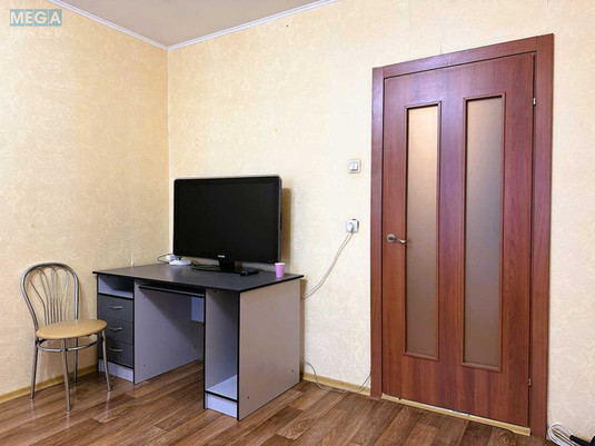 Оренда 1 кімнатної квартири, <a class="location-link" href="/kiev/" title="Недвижимость Київ">Київ</a>, <a class="location-link" href="/kiev/darnickij/" title="Недвижимость Дарницький район">Дарницький р-н</a>, Урлівська вул., 38 (изображение 3)