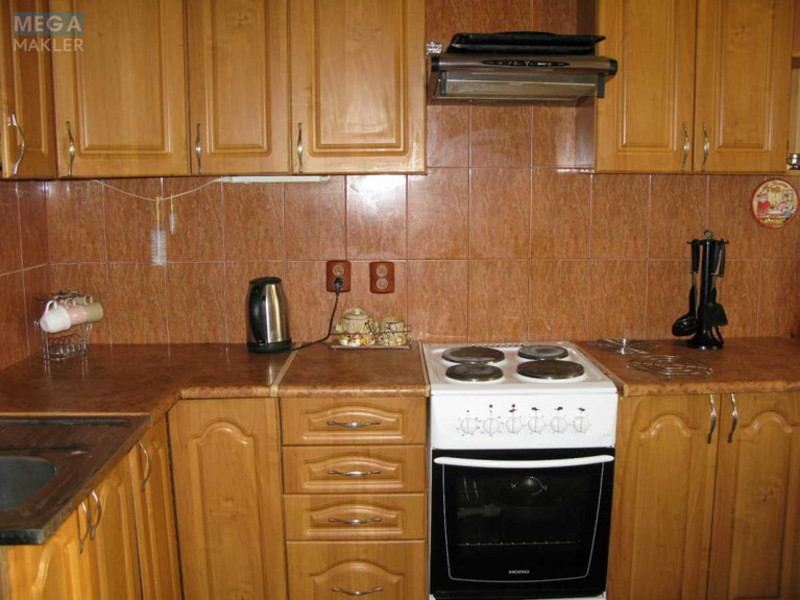 Оренда 2 кімнатної квартири, <a class="location-link" href="/kiev/" title="Недвижимость Київ">Київ</a>, <a class="location-link" href="/kiev/goloseevskij/" title="Недвижимость Голосіївський район">Голосіївський р-н</a>, Саперно-Слободская ул. (изображение 3)