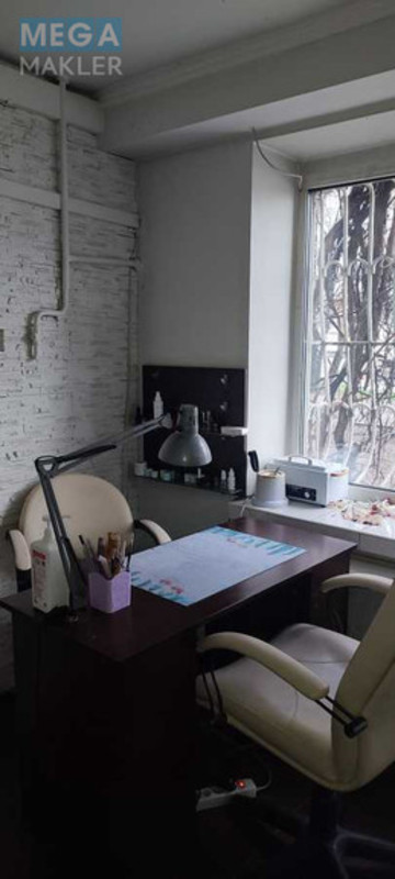 Оренда комерційної нерухомості, 54&nbsp;кв.м, под офис, <a class="location-link" href="/kiev/" title="Недвижимость Київ">Київ</a>, <a class="location-link" href="/kiev/solomenskij/" title="Недвижимость Солом'янський район">Солом'янський р-н</a>, Вадима Гетьмана ул., 36 (изображение 9)