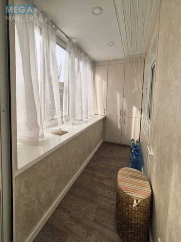 Оренда 2 кімнатної квартири, <a class="location-link" href="/kiev/" title="Недвижимость Київ">Київ</a>, <a class="location-link" href="/kiev/pecherskij/" title="Недвижимость Печерський район">Печерський р-н</a>, Евгения Коновальца ул., 35 (изображение 12)