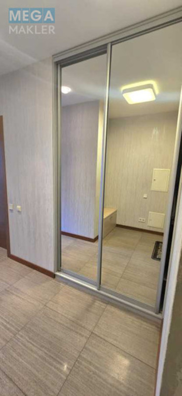 Оренда 1 кімнатної квартири, <a class="location-link" href="/kiev/" title="Недвижимость Київ">Київ</a>, <a class="location-link" href="/kiev/shevchenkovskij/" title="Недвижимость Шевченківський район">Шевченківський р-н</a>, Дмитриевская ул., 82 (изображение 11)