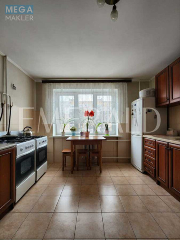 Продаж 1 кімнатної квартири (19/?/?), 3 пов. 5 пов. будинку, <a class="location-link" href="/kiev/" title="Недвижимость Київ">Київ</a>, <a class="location-link" href="/kiev/goloseevskij/" title="Недвижимость Голосіївський район">Голосіївський р-н</a>, Сеченова ул., 5 (изображение 9)