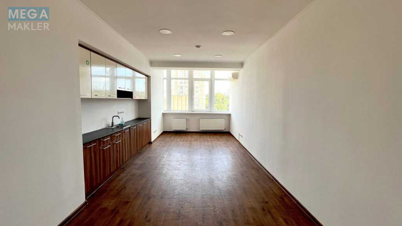 Оренда комерційної нерухомості, 452&nbsp;кв.м, под офис, <a class="location-link" href="/kiev/" title="Недвижимость Київ">Київ</a>, <a class="location-link" href="/kiev/goloseevskij/" title="Недвижимость Голосіївський район">Голосіївський р-н</a>, Саксаганського вул., 118 (изображение 6)