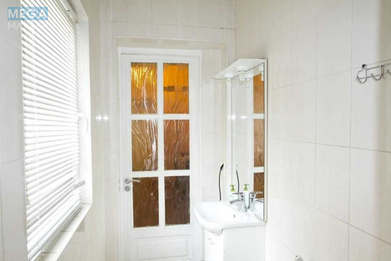 Оренда 1 кімнатної квартири, <a class="location-link" href="/odessa/" title="Недвижимость Одеса">Одеса</a>, <a class="location-link" href="/odessa/primorskij/" title="Недвижимость Приморський район">Приморський р-н</a>, Театральный переулок, 12 (изображение 2)