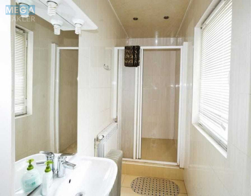 Оренда 1 кімнатної квартири, <a class="location-link" href="/odessa/" title="Недвижимость Одеса">Одеса</a>, <a class="location-link" href="/odessa/primorskij/" title="Недвижимость Приморський район">Приморський р-н</a>, Театральный переулок, 12 (изображение 3)