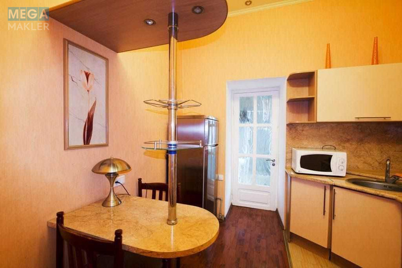 Оренда 1 кімнатної квартири, <a class="location-link" href="/odessa/" title="Недвижимость Одеса">Одеса</a>, <a class="location-link" href="/odessa/primorskij/" title="Недвижимость Приморський район">Приморський р-н</a>, Театральный переулок, 12 (изображение 8)