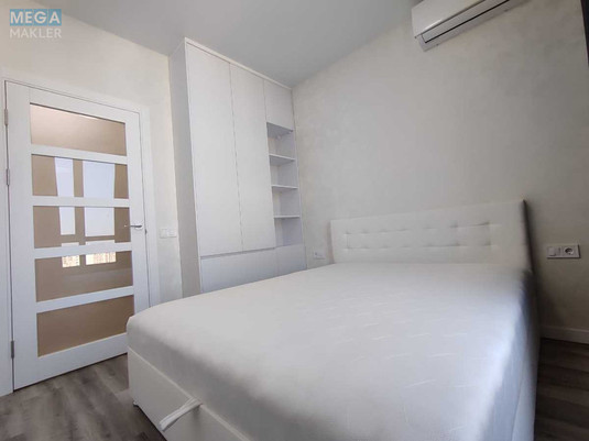 Продаж 1 кімнатної квартири (40/12/22), 23 пов. 26 пов. будинку, <a class="location-link" href="/kiev/" title="Недвижимость Київ">Київ</a>, <a class="location-link" href="/kiev/solomenskij/" title="Недвижимость Солом'янський район">Солом'янський р-н</a>, Кадетський Гай вул., 8 (изображение 14)