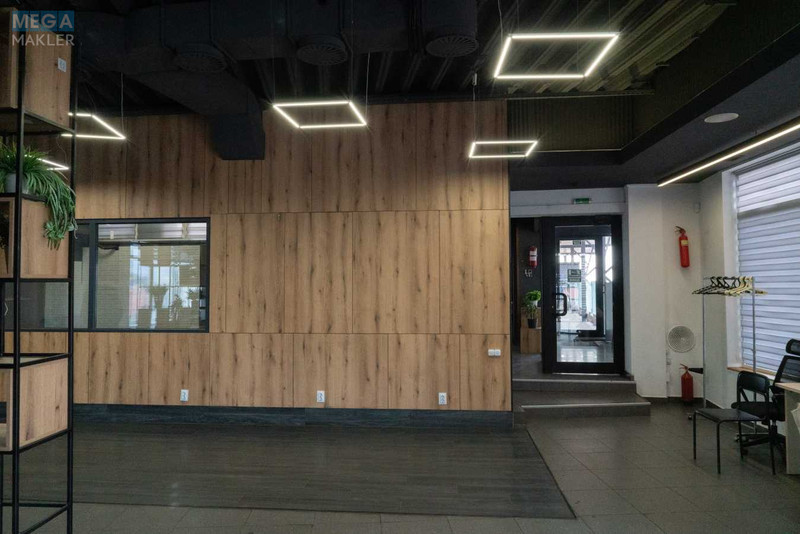 Оренда комерційної нерухомості, 530&nbsp;кв.м, под офис, <a class="location-link" href="/uzhgorod/" title="Недвижимость Ужгород">Ужгород</a>, Івана Чендея, 5 (изображение 3)