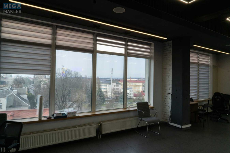 Оренда комерційної нерухомості, 530&nbsp;кв.м, под офис, <a class="location-link" href="/uzhgorod/" title="Недвижимость Ужгород">Ужгород</a>, Івана Чендея, 5 (изображение 10)