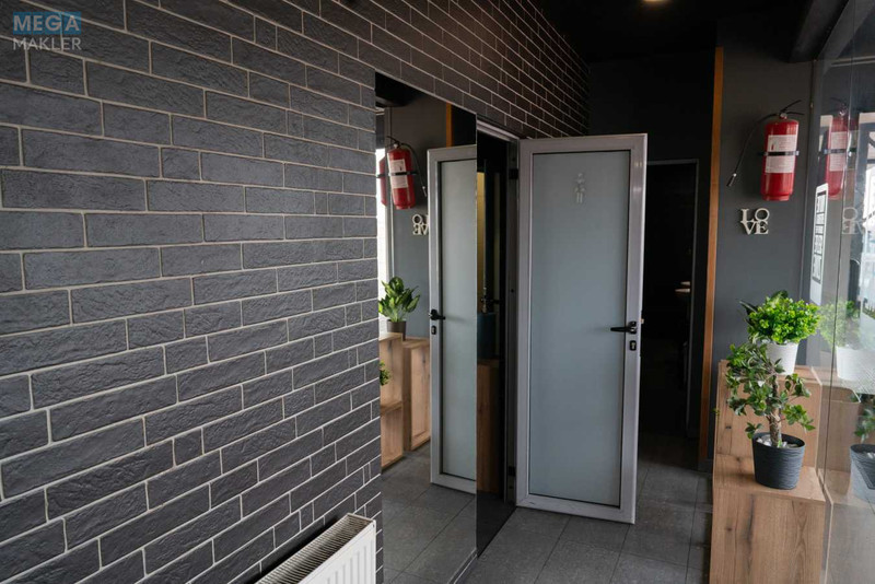 Оренда комерційної нерухомості, 530&nbsp;кв.м, под офис, <a class="location-link" href="/uzhgorod/" title="Недвижимость Ужгород">Ужгород</a>, Івана Чендея, 5 (изображение 16)