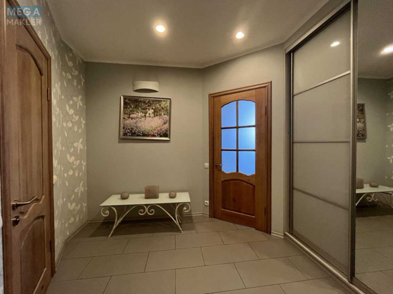 Продаж 2 кімнатної квартири (65/40/10), 17 пов. 23 пов. будинку, <a class="location-link" href="/kiev/" title="Недвижимость Київ">Київ</a>, <a class="location-link" href="/kiev/zamostyanskij/" title="Недвижимость Замостянский район">Замостянский р-н</a>, Саперно-Слобідський проїзд, 22 (изображение 12)