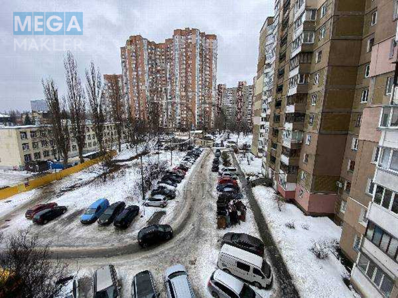 Продаж 3 кімнатної квартири (74/42/8), 5 пов. 13 пов. будинку, <a class="location-link" href="/kiev/" title="Недвижимость Київ">Київ</a>, <a class="location-link" href="/kiev/svyatoshinskij/" title="Недвижимость Святошинський район">Святошинський р-н</a>, Чорнобильська вулиця, 24/26 (изображение 13)