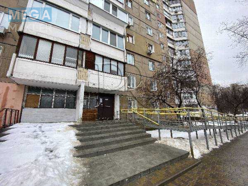 Продаж 3 кімнатної квартири (74/42/8), 5 пов. 13 пов. будинку, <a class="location-link" href="/kiev/" title="Недвижимость Київ">Київ</a>, <a class="location-link" href="/kiev/svyatoshinskij/" title="Недвижимость Святошинський район">Святошинський р-н</a>, Чорнобильська вулиця, 24/26 (изображение 14)