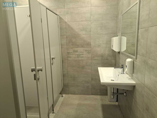 Оренда комерційної нерухомості, 700&nbsp;кв.м, под офис, <a class="location-link" href="/kiev/" title="Недвижимость Київ">Київ</a>, <a class="location-link" href="/kiev/solomenskij/" title="Недвижимость Солом'янський район">Солом'янський р-н</a>, Борщаговская ул. (изображение 6)