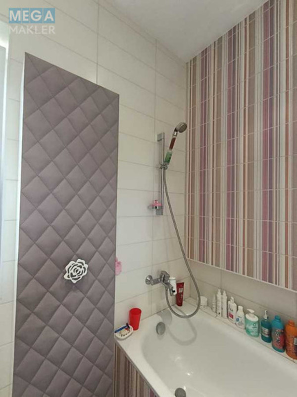 Продаж дома, 2&nbsp;поверху, 113&nbsp;кв.м, 3&nbsp;кімнати, ділянка 3&nbsp;сотки, <a class="location-link" href="/kiev/" title="Недвижимость Київ">Київ</a>, <a class="location-link" href="/kiev/solomenskij/" title="Недвижимость Солом'янський район">Солом'янський р-н</a>, Павла Потоцького вул., 85 (изображение 9)