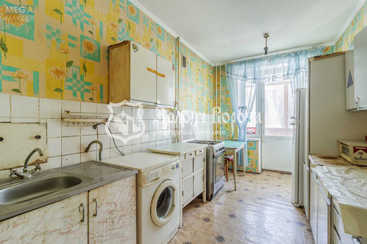 Продаж 3 кімнатної квартири (83/43,9/10,7), 3 пов. 9 пов. будинку, <a class="location-link" href="/kiev/" title="Недвижимость Київ">Київ</a>, <a class="location-link" href="/kiev/pecherskij/" title="Недвижимость Печерський район">Печерський р-н</a>, Панаса Мирного вул., 5 (изображение 9)