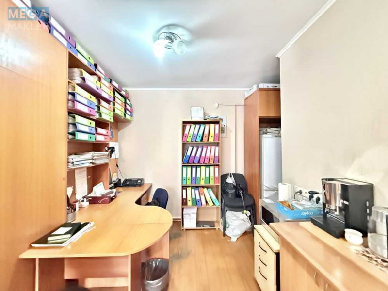 Продаж комерційної нерухомості, 43,90&nbsp;кв.м, под офис, <a class="location-link" href="/kiev/" title="Недвижимость Київ">Київ</a>, <a class="location-link" href="/kiev/pecherskij/" title="Недвижимость Печерський район">Печерський р-н</a>, Чигорина ул., 61А (изображение 3)