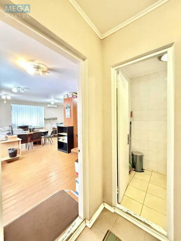 Продаж комерційної нерухомості, 43,90&nbsp;кв.м, под офис, <a class="location-link" href="/kiev/" title="Недвижимость Київ">Київ</a>, <a class="location-link" href="/kiev/pecherskij/" title="Недвижимость Печерський район">Печерський р-н</a>, Чигорина ул., 61А (изображение 10)