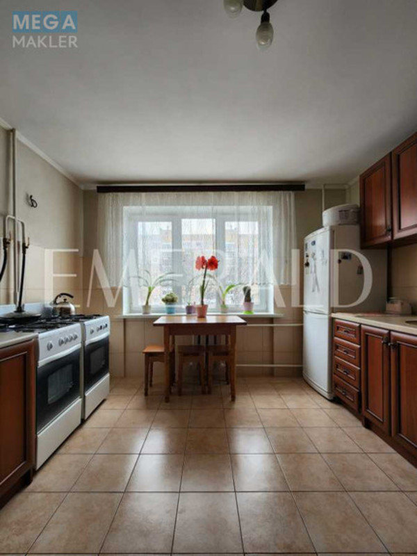 Продаж 5 кімнатної квартири (19,5/?/?), 3 пов. 5 пов. будинку, <a class="location-link" href="/kiev/" title="Недвижимость Київ">Київ</a>, <a class="location-link" href="/kiev/goloseevskij/" title="Недвижимость Голосіївський район">Голосіївський р-н</a>, Сеченова ул., 5 (изображение 14)