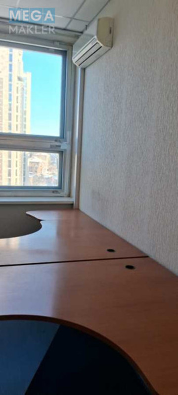 Оренда комерційної нерухомості, 109&nbsp;кв.м, под офис, <a class="location-link" href="/kiev/" title="Недвижимость Київ">Київ</a>, <a class="location-link" href="/kiev/pecherskij/" title="Недвижимость Печерський район">Печерський р-н</a>, Иоанна Павла ІІ ул., 4/6 (изображение 4)