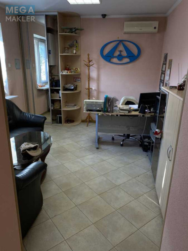 Оренда комерційної нерухомості, 300&nbsp;кв.м, под офис, <a class="location-link" href="/kiev/" title="Недвижимость Київ">Київ</a>, <a class="location-link" href="/kiev/svyatoshinskij/" title="Недвижимость Святошинський район">Святошинський р-н</a>, Рубежівський пров., 20 (изображение 3)