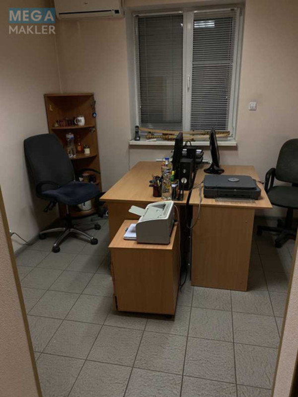 Оренда комерційної нерухомості, 300&nbsp;кв.м, под офис, <a class="location-link" href="/kiev/" title="Недвижимость Київ">Київ</a>, <a class="location-link" href="/kiev/svyatoshinskij/" title="Недвижимость Святошинський район">Святошинський р-н</a>, Рубежівський пров., 20 (изображение 7)