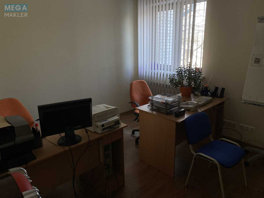 Оренда комерційної нерухомості, 300&nbsp;кв.м, под офис, <a class="location-link" href="/kiev/" title="Недвижимость Київ">Київ</a>, <a class="location-link" href="/kiev/svyatoshinskij/" title="Недвижимость Святошинський район">Святошинський р-н</a>, Рубежівський пров., 20 (изображение 10)