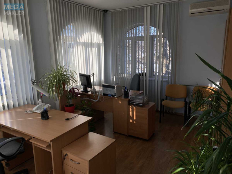 Оренда комерційної нерухомості, 300&nbsp;кв.м, под офис, <a class="location-link" href="/kiev/" title="Недвижимость Київ">Київ</a>, <a class="location-link" href="/kiev/svyatoshinskij/" title="Недвижимость Святошинський район">Святошинський р-н</a>, Рубежівський пров., 20 (изображение 12)