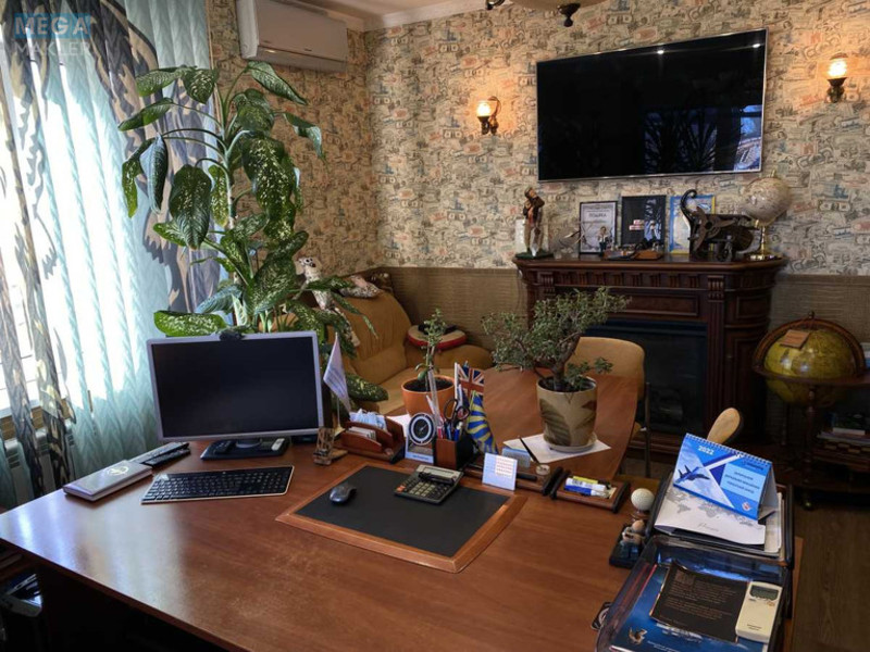 Оренда комерційної нерухомості, 300&nbsp;кв.м, под офис, <a class="location-link" href="/kiev/" title="Недвижимость Київ">Київ</a>, <a class="location-link" href="/kiev/svyatoshinskij/" title="Недвижимость Святошинський район">Святошинський р-н</a>, Рубежівський пров., 20 (изображение 14)