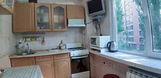 Оренда 2 кімнатної квартири, <a class="location-link" href="/kiev/" title="Недвижимость Київ">Київ</a>, <a class="location-link" href="/kiev/solomenskij/" title="Недвижимость Солом'янський район">Солом'янський р-н</a>, Златопольская ул., 4 (изображение 2)