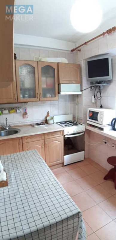 Оренда 2 кімнатної квартири, <a class="location-link" href="/kiev/" title="Недвижимость Київ">Київ</a>, <a class="location-link" href="/kiev/solomenskij/" title="Недвижимость Солом'янський район">Солом'янський р-н</a>, Златопольская ул., 4 (изображение 3)