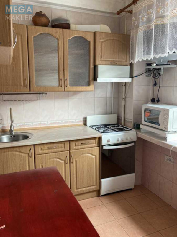 Оренда 2 кімнатної квартири, <a class="location-link" href="/kiev/" title="Недвижимость Київ">Київ</a>, <a class="location-link" href="/kiev/solomenskij/" title="Недвижимость Солом'янський район">Солом'янський р-н</a>, Златопольская ул., 4 (изображение 4)