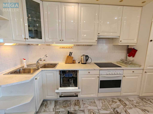 Оренда 3 кімнатної квартири, <a class="location-link" href="/kiev/" title="Недвижимость Київ">Київ</a>, <a class="location-link" href="/kiev/pecherskij/" title="Недвижимость Печерський район">Печерський р-н</a>, Лесі Українки бульв., 21а (изображение 3)